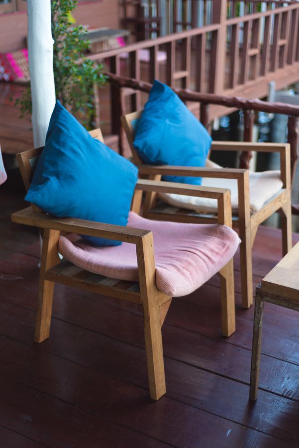 Sincere Hostel Bar And Bistro Koh Lanta Exterior photo