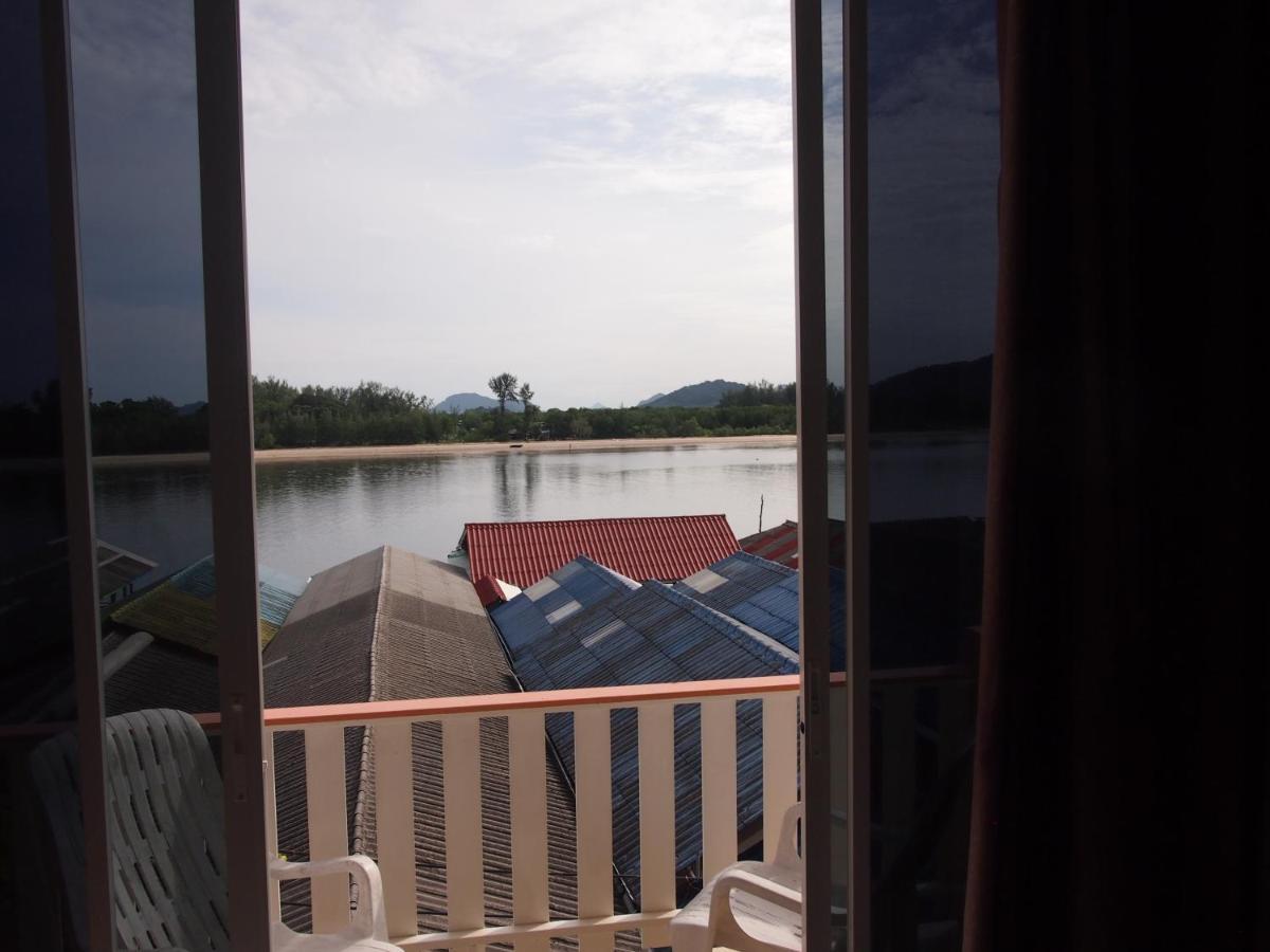 Sincere Hostel Bar And Bistro Koh Lanta Exterior photo